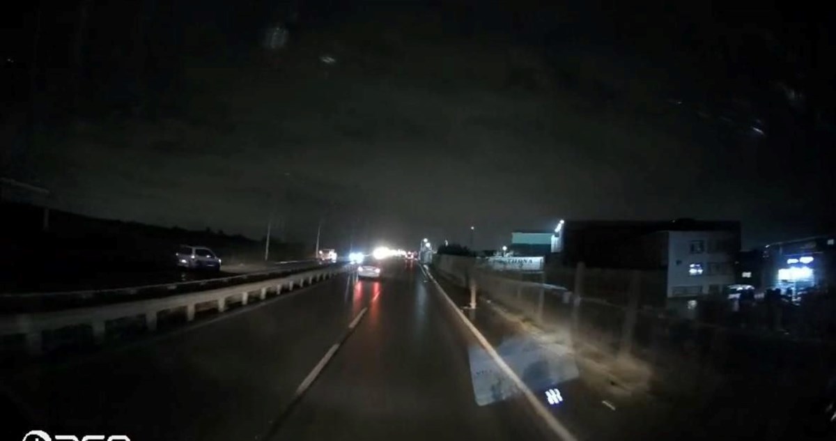 İstanbul’da dakikalarca süren kovalamaca: Ters şeride girip kaçtılar İstanbul’da dakikalarca süren kovalamaca: Ters şeride girip kaçtılar