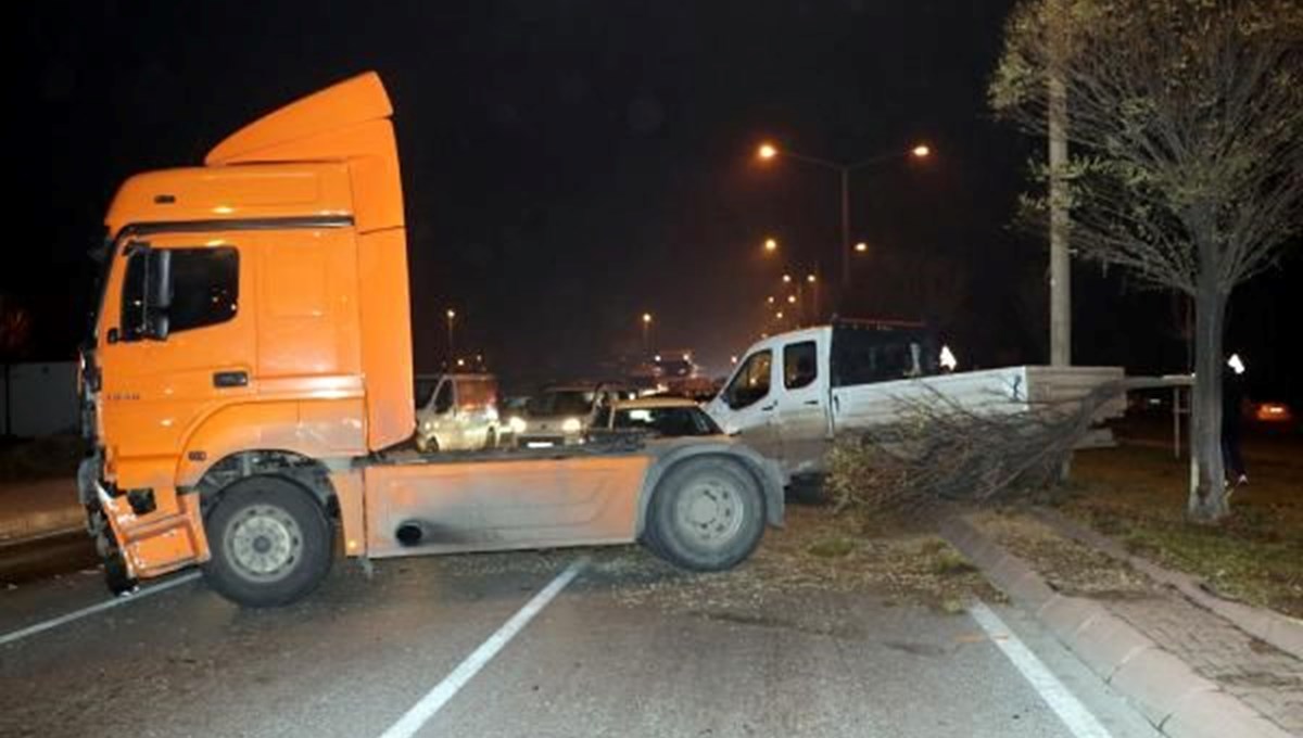 Kayseri’de zincirleme kaza | TIR sürücüsü kaçtı: 1 yaralı