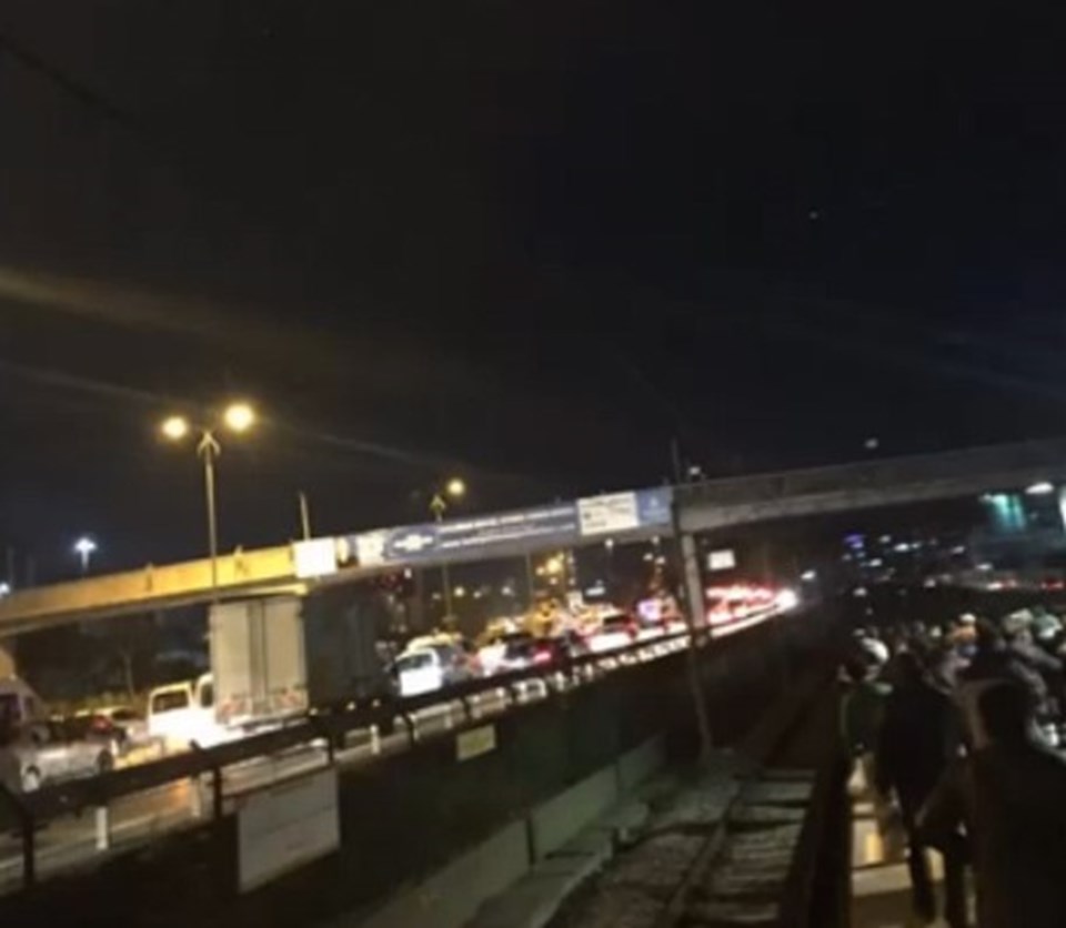 Bayrampaşa metrosu yakınında bomba: 1 yaralı - 2