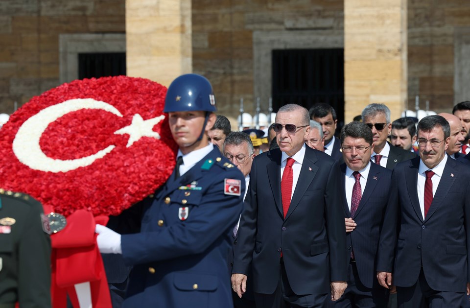 Devlet erkanından Anıtkabir ziyareti (Büyük zaferin 102. yılı) - 1