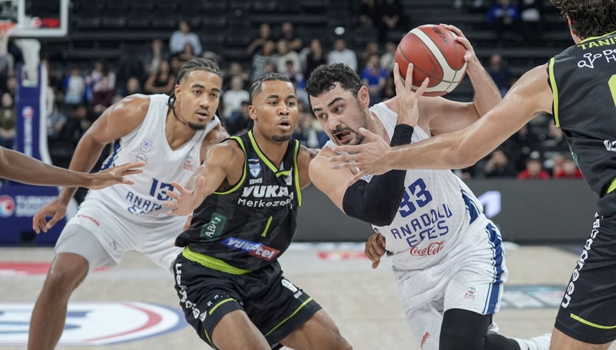 Anadolu Efes, Avrupa'da sahne alıyor