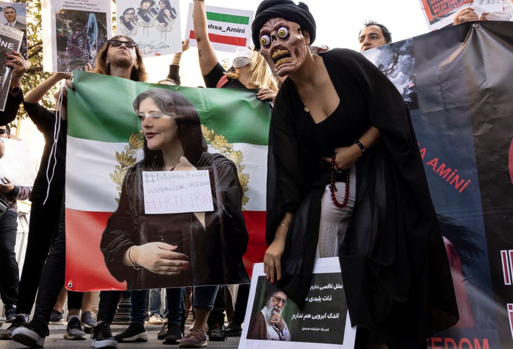 Mahsa Amini protestoları: İran Parlamentosu yaklaşık 15 bin protestocuya ölüm cezası verilmesini onayladı - 5