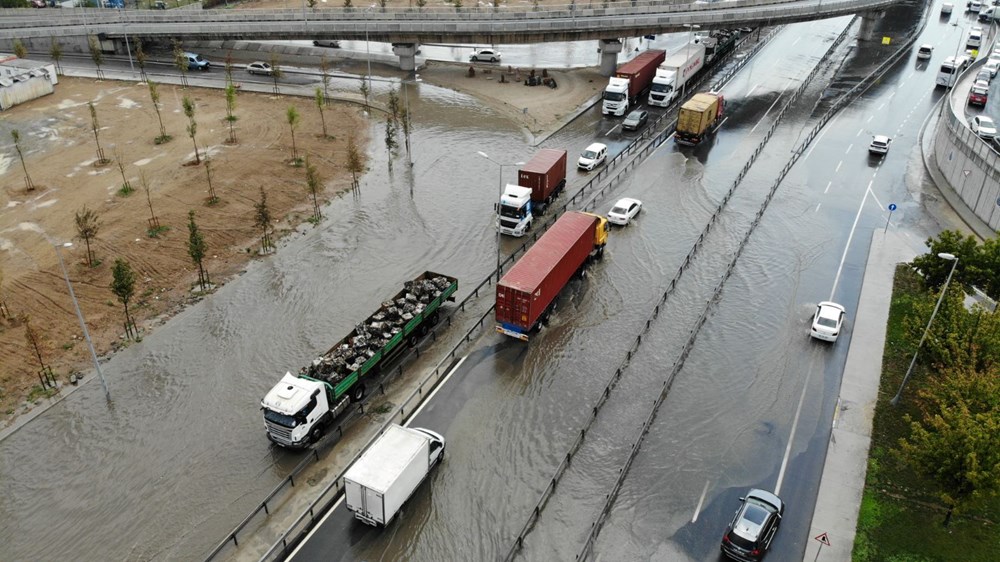 İstanbul'da sağanak su baskını getirdi - 5