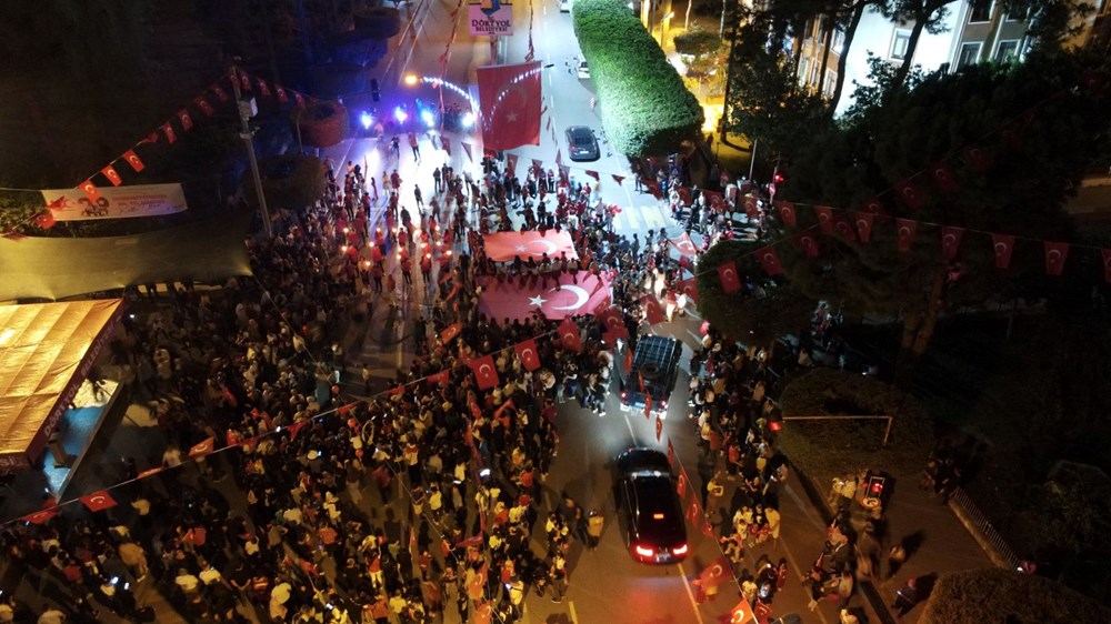 Cumhuriyet'in 100. yılı fener alayı yürüyüşleriyle kutlandı - 4