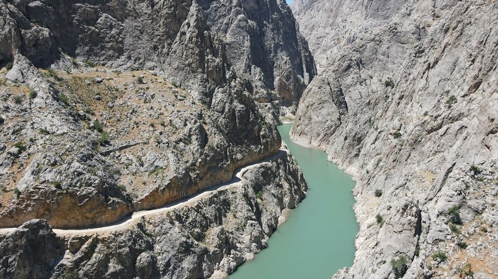 Erzincan'da yürekleri ağza getiren 'Taş Yolu': 132 yılda yapıldı - 13