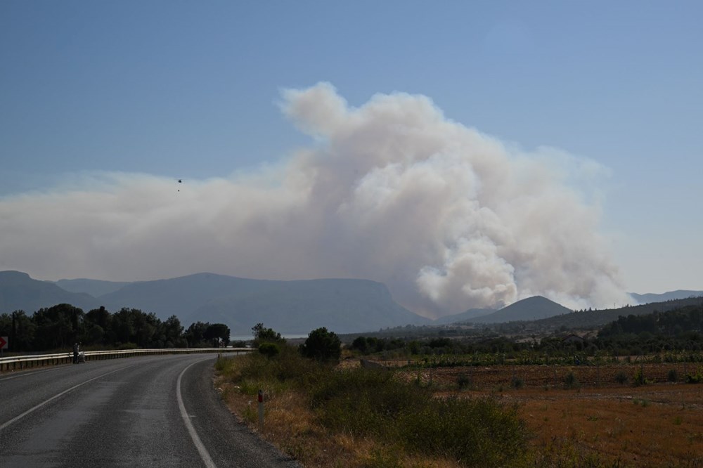 İzmir'de orman yangınına müdahale eden helikopter baraja düştü: 3 can kaybı - 8