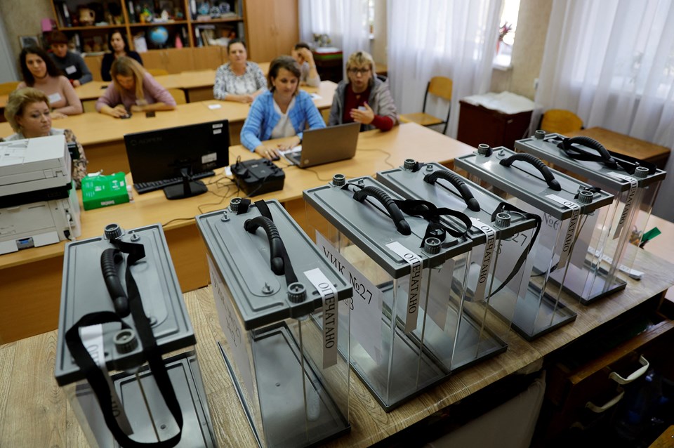 Ukrayna’daki ayrılıkçı yönetimlerin Rusya’ya katılmak için düzenlediği referandumlar başladı - 1