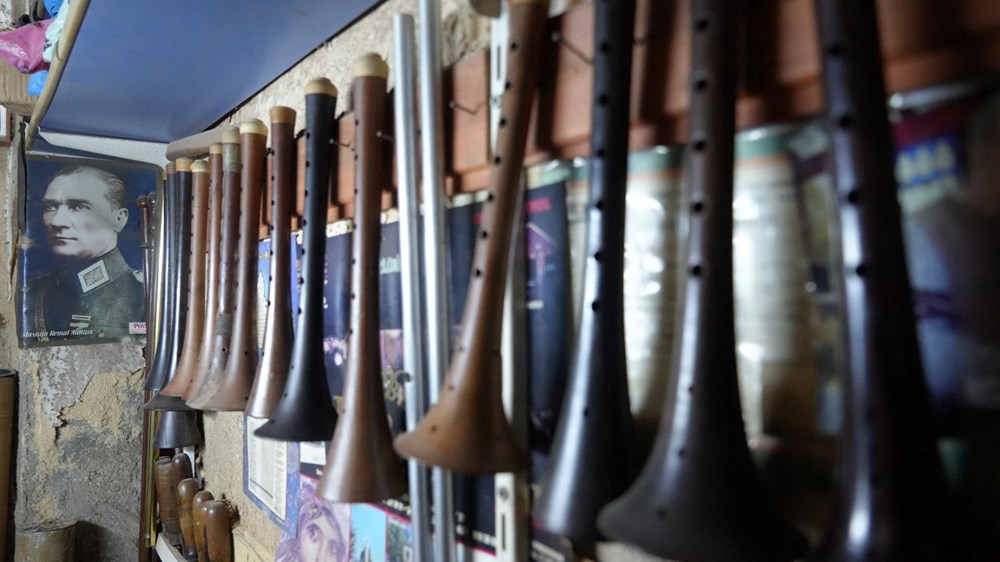 70 yaşındaki Mesut usta işini aşkla yapıyor: Fiyatı işçiliğine nazaran değişiyor 73 xaTiiPdlJkq8 5FO 5QBGQ