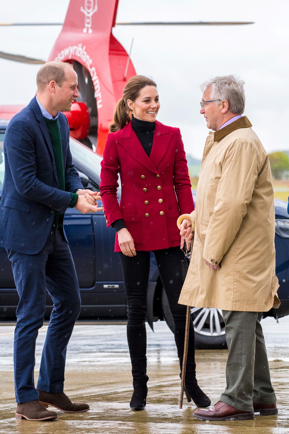 Kate Middleton ve Prens William helikopter üssünde - 1