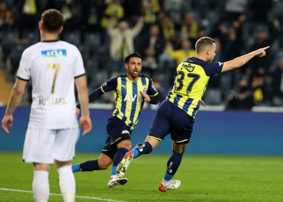 Fenerbahçe ligde 3 maç sonra kazandı - 1