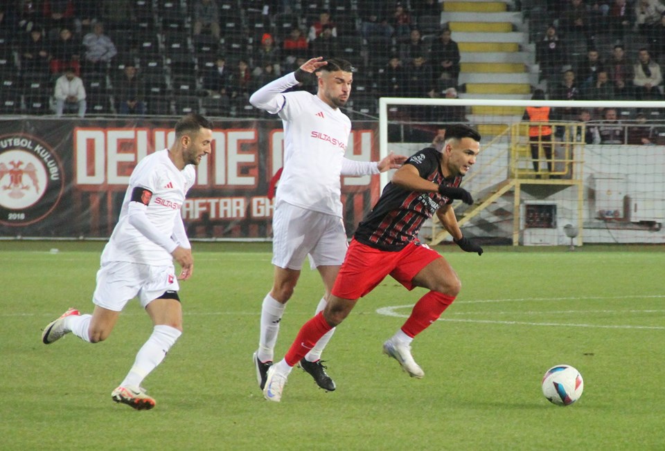 FIFA'dan Türk kulübüne transfer yasağı - 1