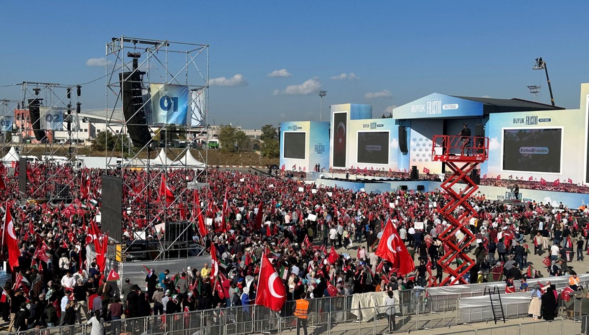 İstanbul’da Filistin’e destek mitingi | Atatürk Havalimanı’nda kalabalık artıyor