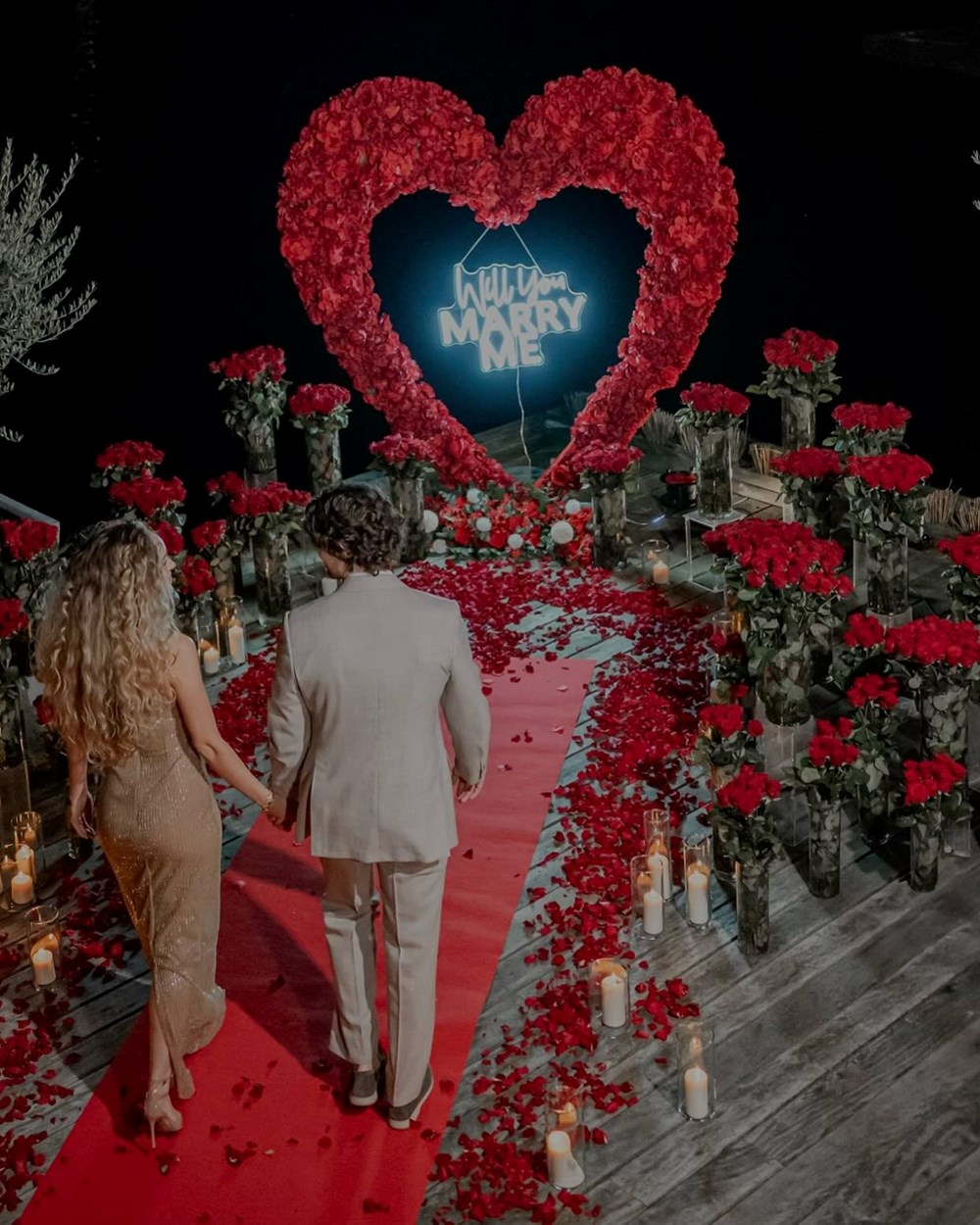 Ferdi Kadıoğlu sevgilisine evlenme teklifi etti 72 xcWhsvwULUWDDQgixq0 ow