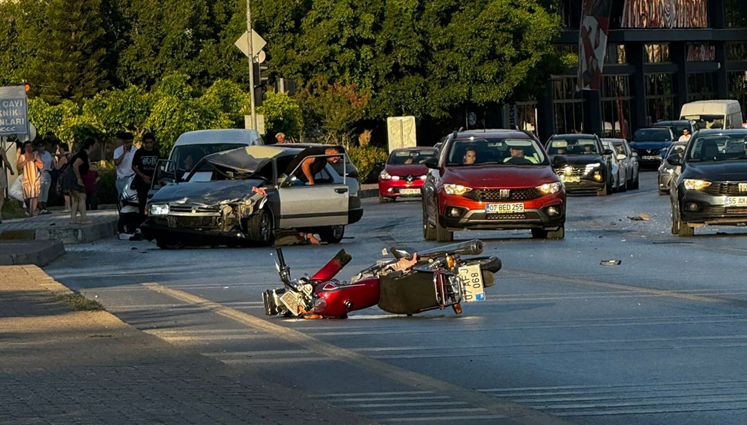 Otomobil ile motosiklet çarpıştı: 1 ölü, 1 yaralı