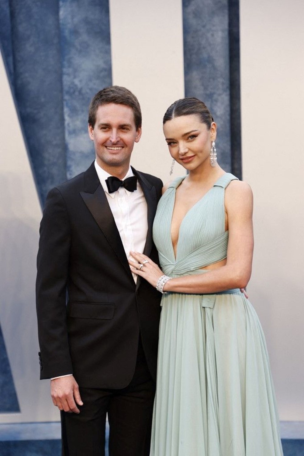 Dördüncü kez anne olmaya hazırlanan Miranda Kerr'den karnı burnunda poz - 6