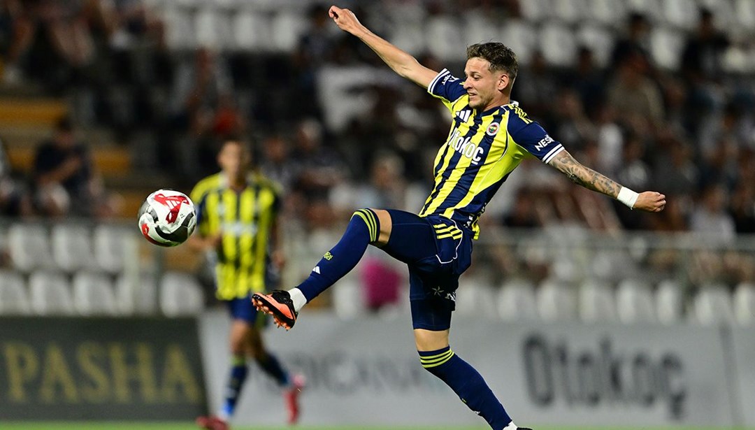 Fenerbahçe ilk hazırlık maçında 2 golle kazandı