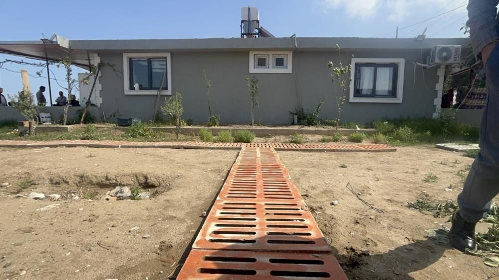 Kaçak yapının bahçesinde onlarca mazgal: Dekor yapmış! 72