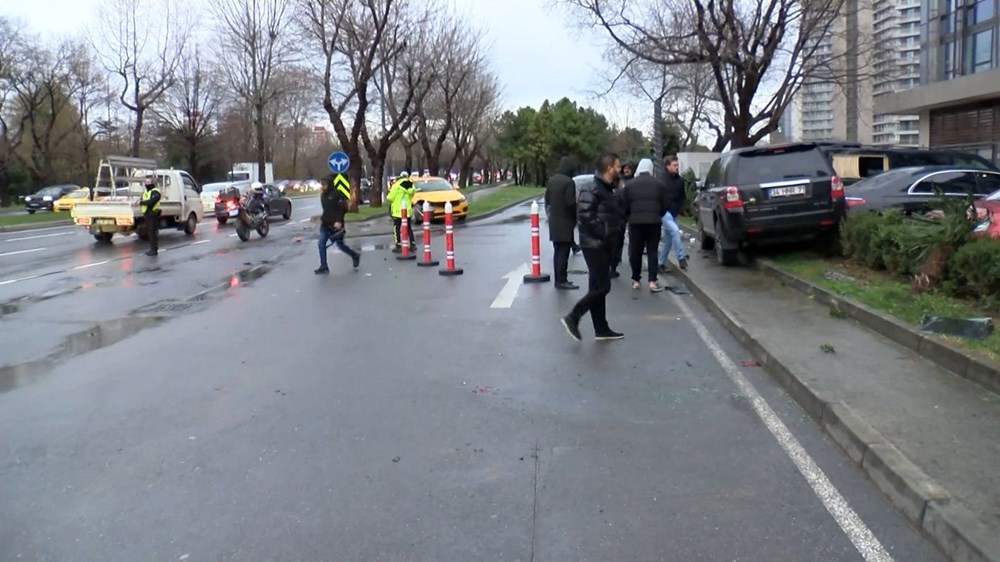 Bakırköy’de 5 aracın karıştığı kaza: Cip sürücüsü gözaltında - 5
