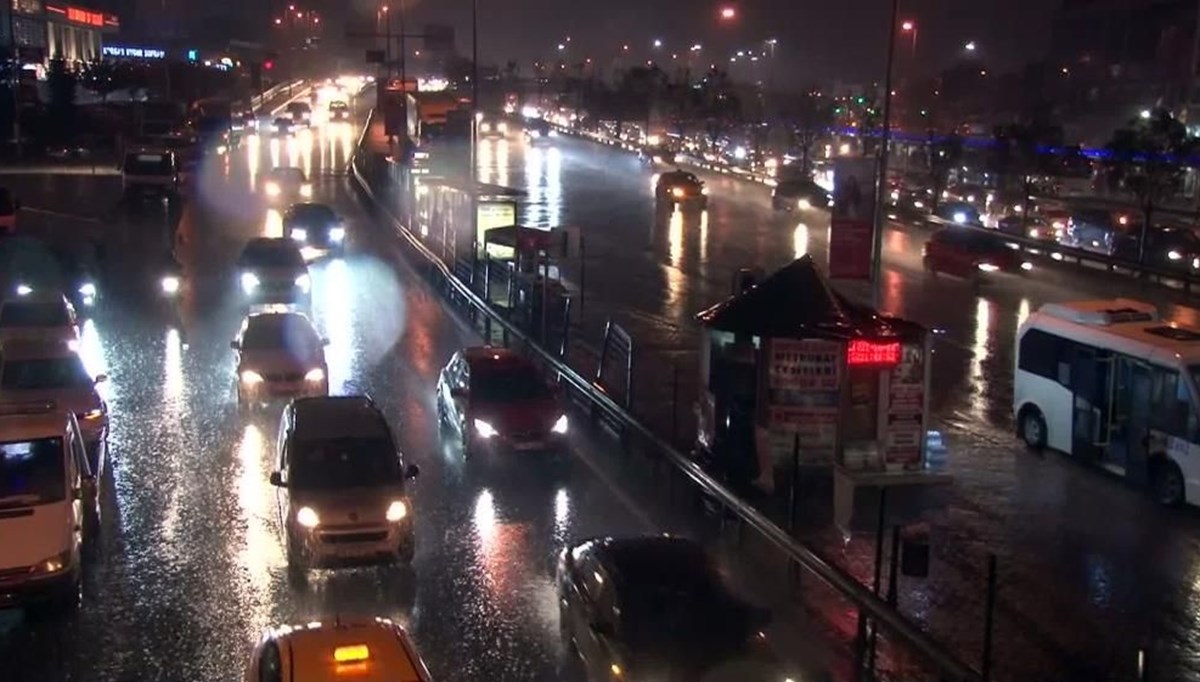 İstanbul'da kuvvetli sağanak etkili oluyor