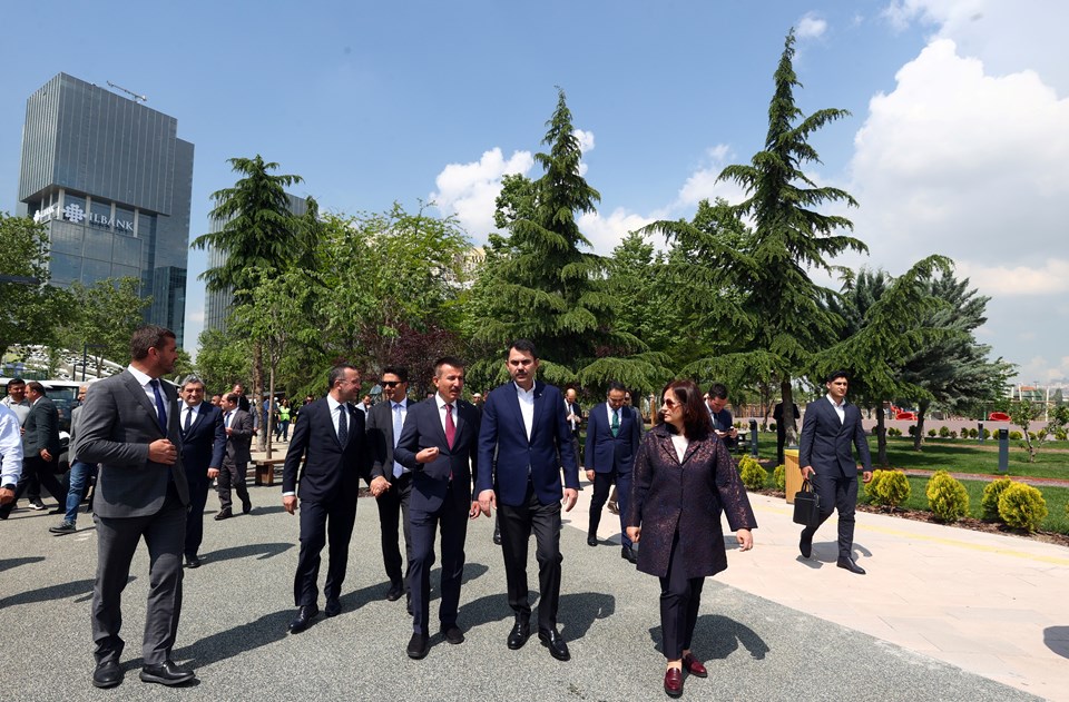 Çevre, Şehircilik ve İklim Değişikliği Bakanı Murat Kurum, 'Atatürk Havalimanı Millet Bahçesi' gündemine ilişkin basın toplantısı düzenledi.
