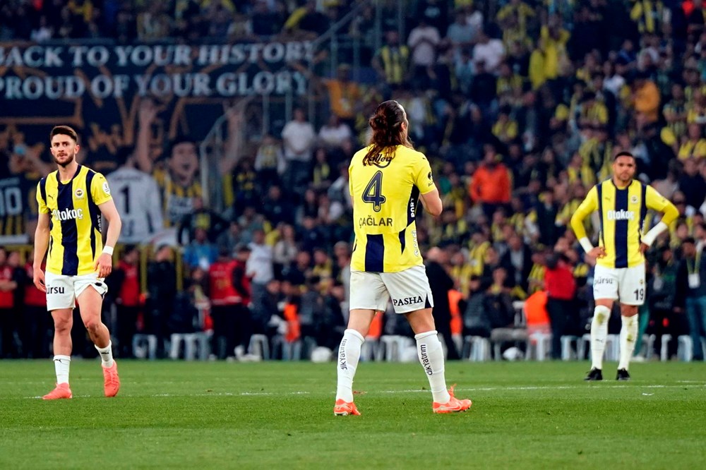 Fenerbahçe'de karar verildi: Bileti kesilen 9 isim belli oldu - 16