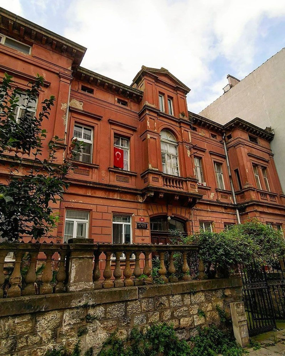 İstanbul'un tarihi 10 apartmanı ve hikayeleri - 9