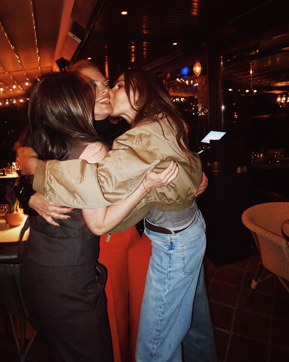 Hülya Koçyiğit’in kızı Gülşah Alkoçlar yeni yaşını kutladı | Bir periyodun çocuk yıldızıydı 73