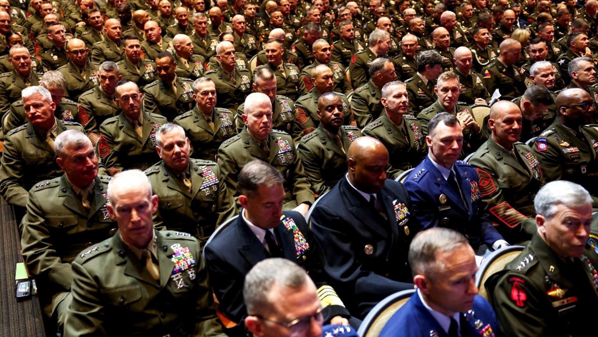 Toplantıya ordunun her kademesinden general ve amiraller katıldı.