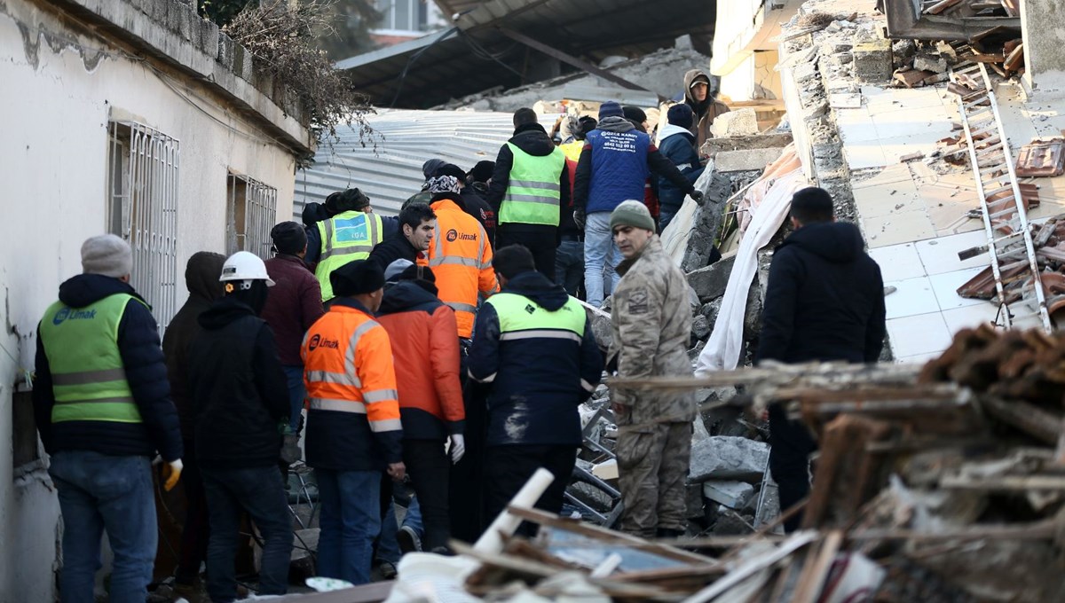 Yusuf bebek ile ağabeyi depremin 105'inci saatinde kurtarıldı