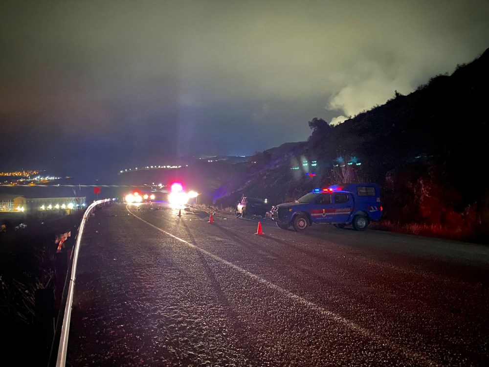 Erzincan'da feci kaza: 2 ölü, 7 yaralı - 5