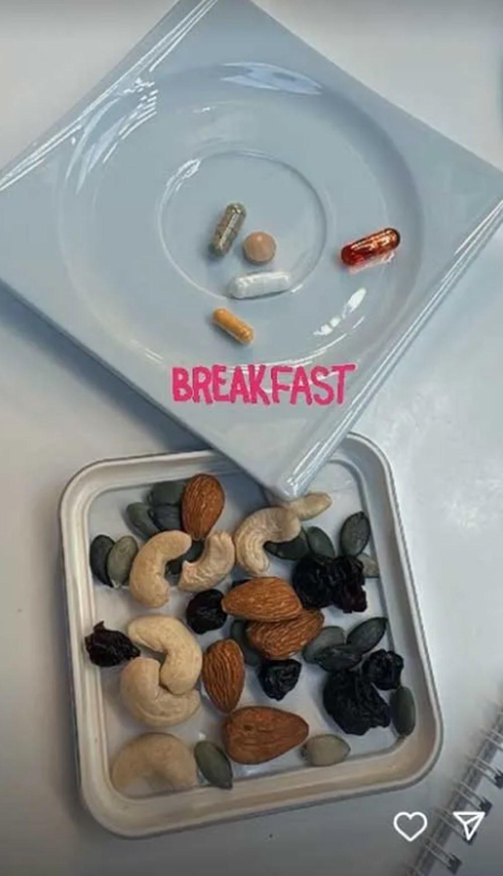 Çağla Şıkel'in Kahvaltı Sofrası Çok Konuşulmuştu: Şimdi de Akşam Yemeği Menüsü Merak Uyandırdı 73 xitij j2h0a3Wt7ed4 nOw