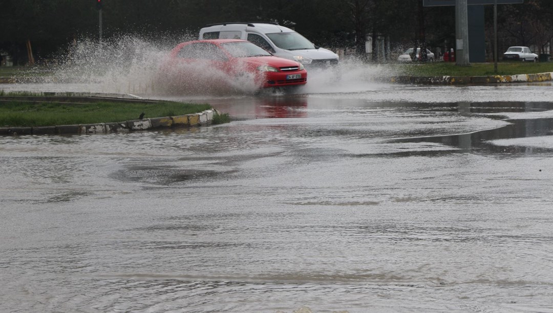 Bu 4 ilde yaşayanlar dikkat! Meteoroloji saat verdi, kuvvetli geliyor