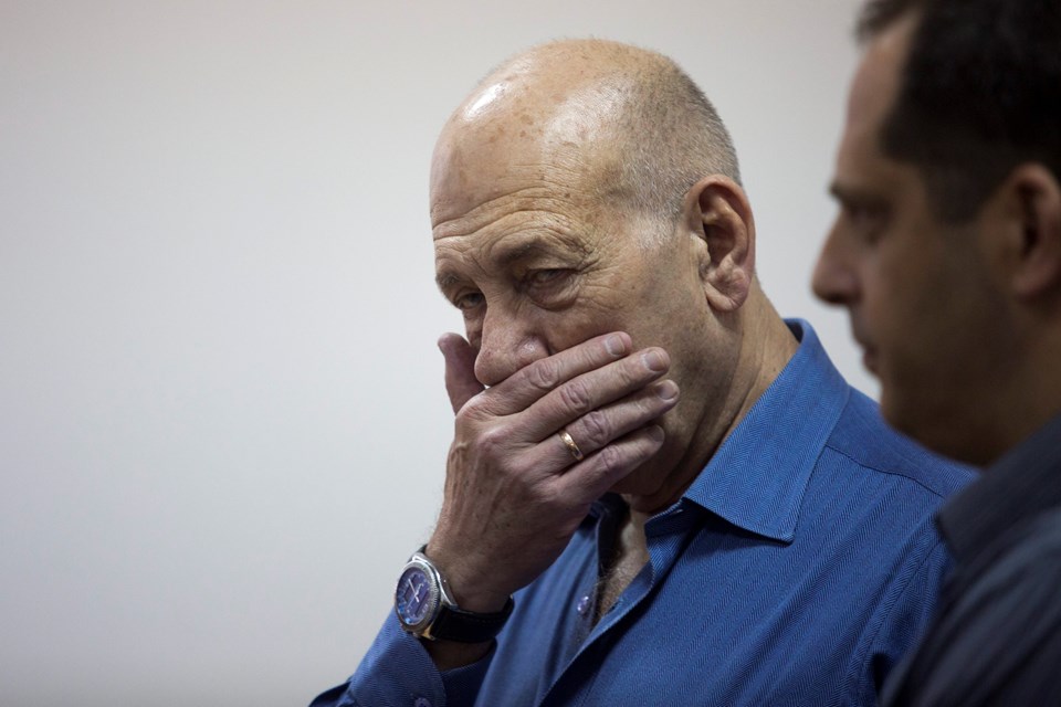 Eski İsrail Başbakanı Ehud Olmert cezaevinde - 1