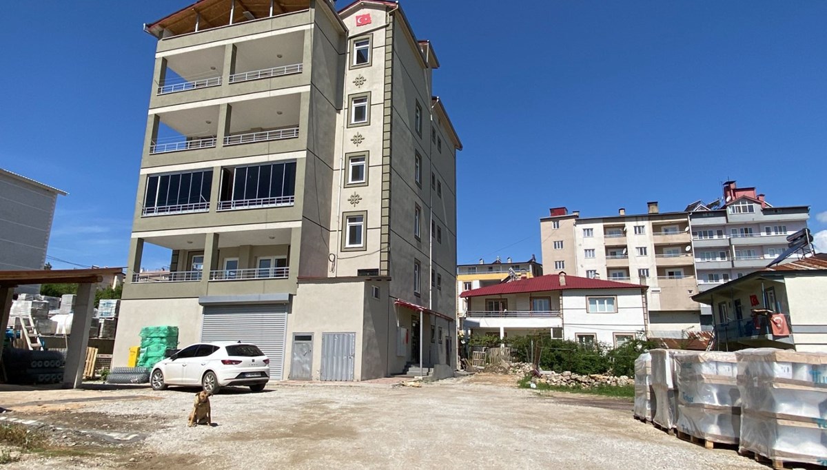 Jandarma karakol komutanı evinde ölü bulundu Jandarma karakol komutanı evinde ölü bulundu