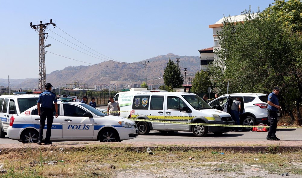 Şehit polisin eşi cipinde başından vurulmuş halde bulundu - 3