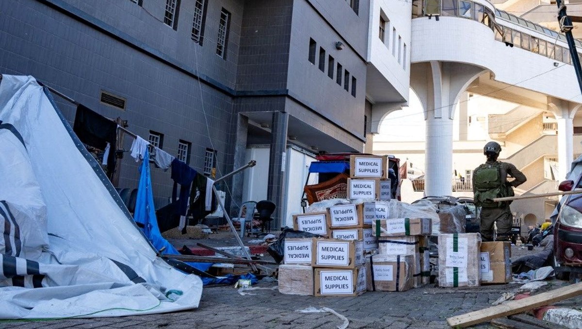 İsrail'den Şifa Hastanesi'ne baskın: 50 kişi öldürüldü, 200 kişi tutuklandı İsrail'den Şifa Hastanesi'ne baskın: 50 kişi öldürüldü, 200 kişi tutuklandı