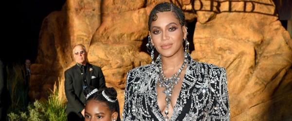 Beyonce kızıyla Aslan Kral galasında