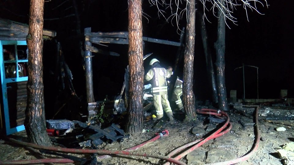 Şile’de yangın paniği: Kampçıların ateşi önce bungalova sonra ormana sıçradı - 1