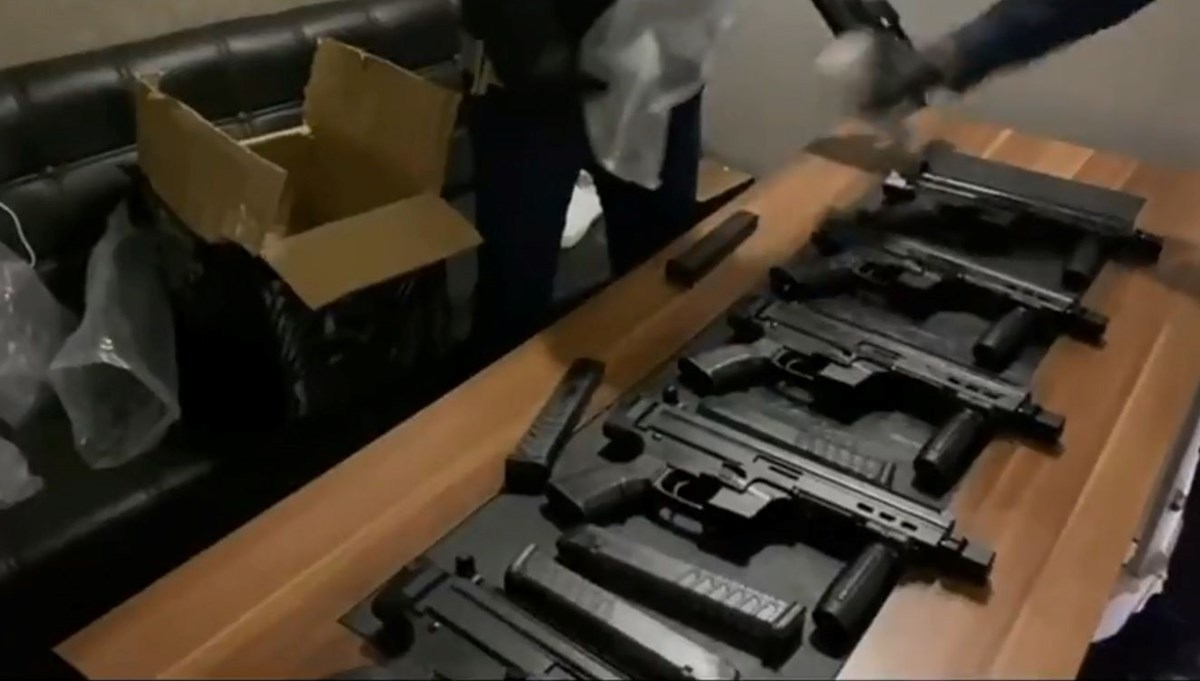 68 ilde silah kaçakçılarına operasyon: Bin 129 gözaltı 68 ilde silah kaçakçılarına operasyon: Bin 129 gözaltı