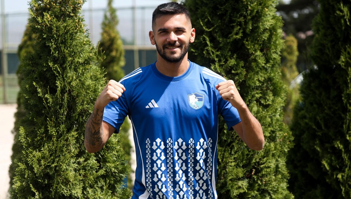 Erzurumspor FK, Giovanni Crociata ile Salih Sarıkaya'yı renklerine bağladı Erzurumspor FK, Giovanni Crociata ile Salih Sarıkaya'yı renklerine bağladı