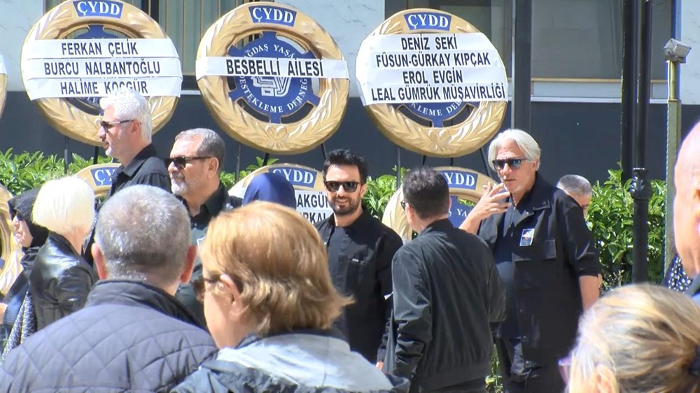 Tarkan'ın annesi son yolculuğuna uğurlandı - 5