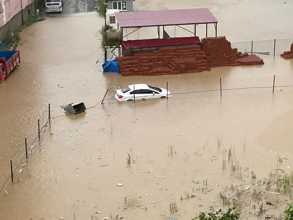 Rize'de sel ve heyelan: 1 kişi hayatını kaybetti, 3 kişiden haber alınamıyor - 5