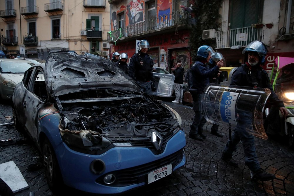 Holiganlar terör estirdi: Napoli savaş alanına döndü - 11