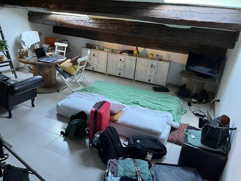 İtalya'da ev bulamayan Erasmus öğrencileri istasyonlarda ve sokakta kalıyor - 1