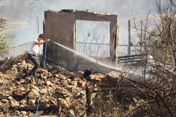 Alevler Hızla İlerliyor 16