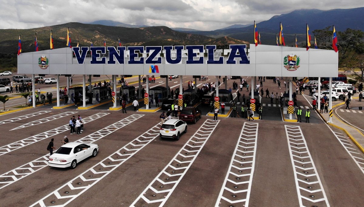 Kolombiya ile Venezuela'yı birbirine bağlayan Tienditas Köprüsü açıldı Kolombiya ile Venezuela'yı birbirine bağlayan Tienditas Köprüsü açıldı