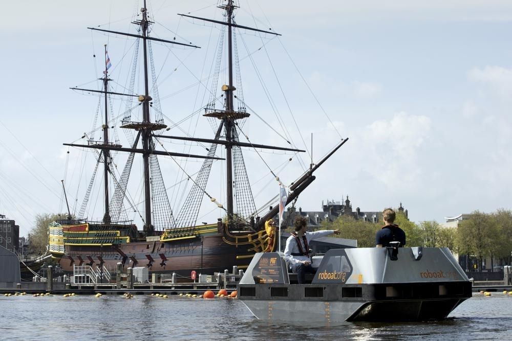 Sürücüsüz gezi teknesi tanıtıldı: Robot tekne - 1