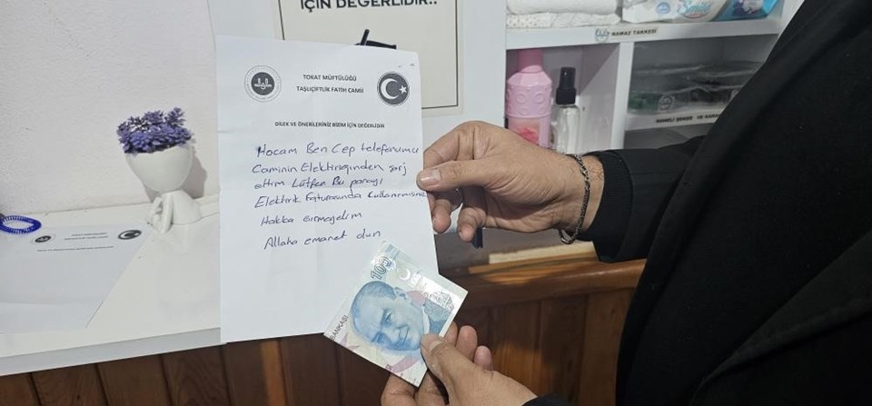 Dilek kutusunu açan imamı duygulandıran not - 1