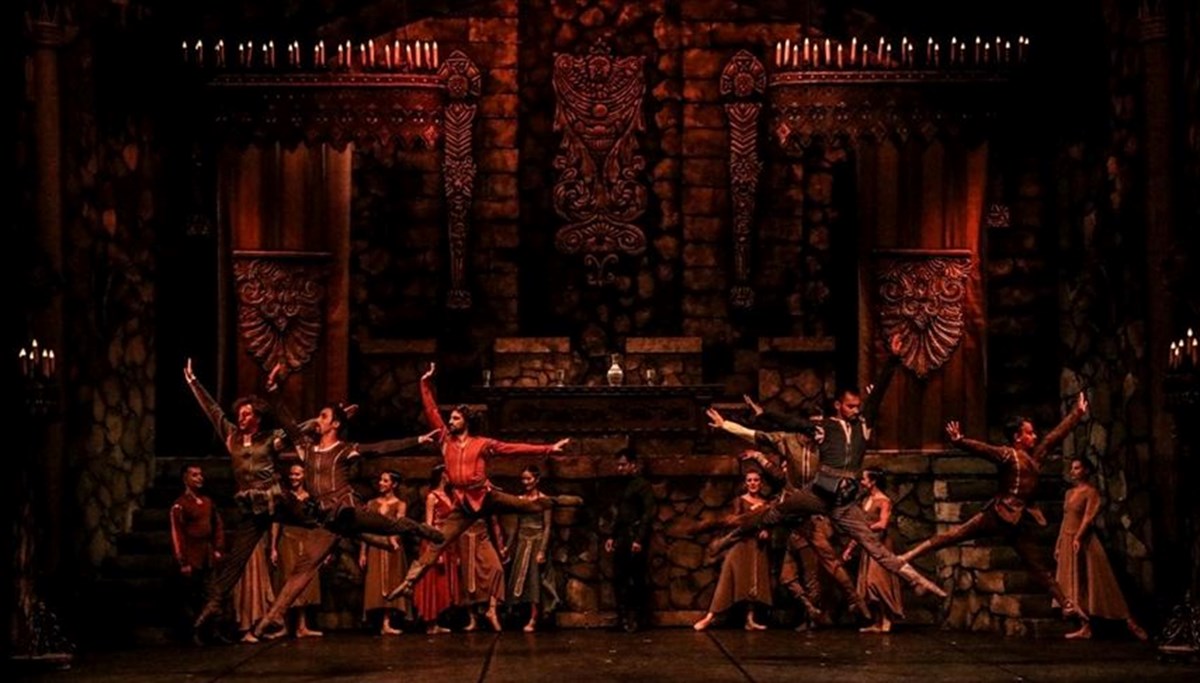 Mersin Devlet Opera ve Balesi Hamlet'i sahneleyecek