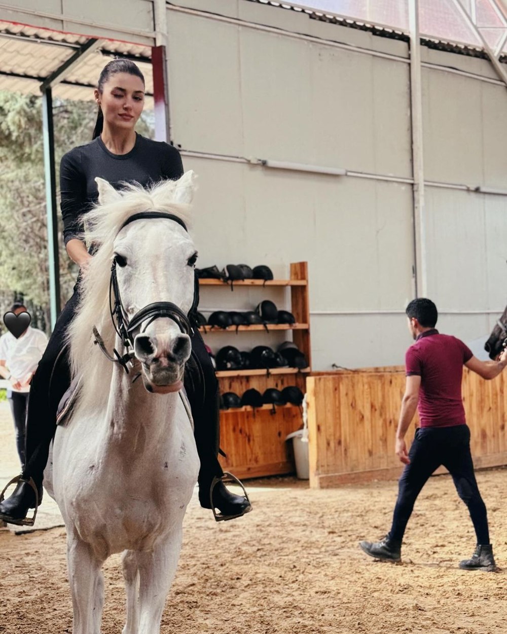 Hande Erçel ata bindiği anları paylaştı - 2